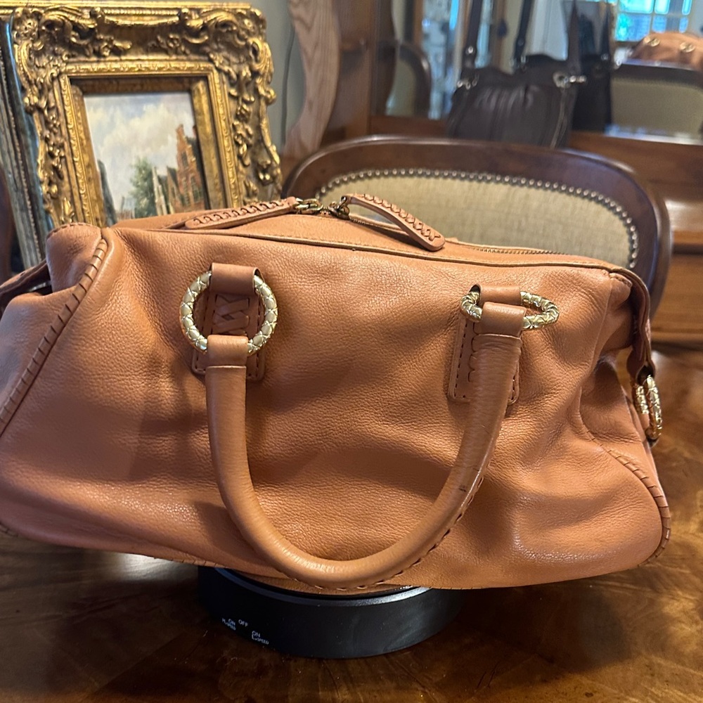 Sexy camel Tan Leather Handbag - Picture 13 of 17